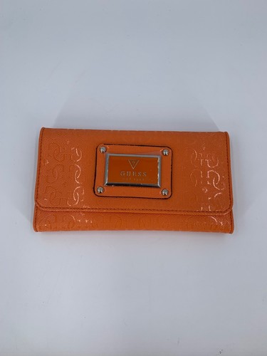 how much do guess wallets cost