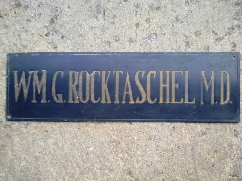 VINTAGE BRASS DR.SIGN