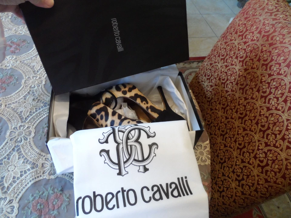 全新 Roberto Cavalli 黑色麂皮绒/棕色猎豹印花小腿发泵 尺寸 7.5B — 第 2/4 张图片