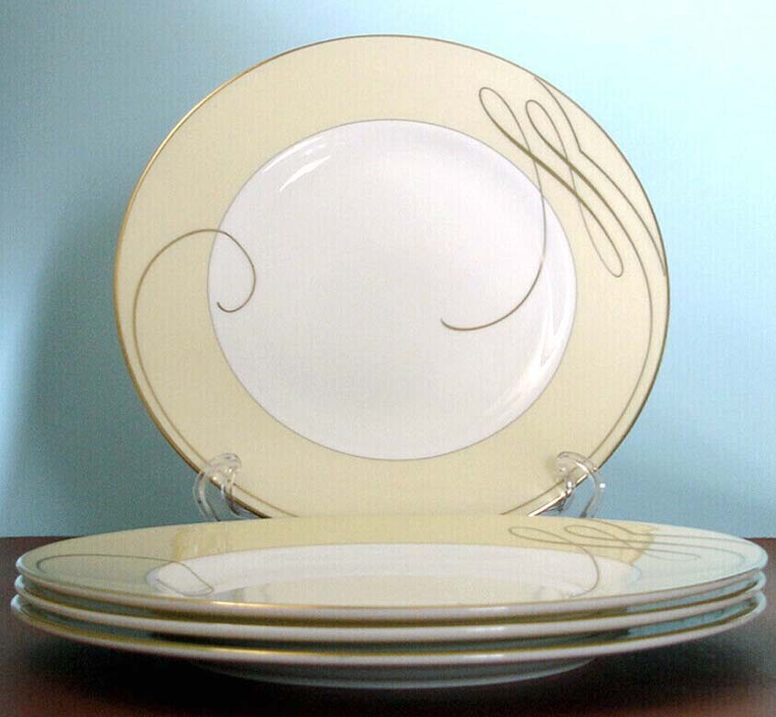 Waterford Gold Ballet Ribbon 9