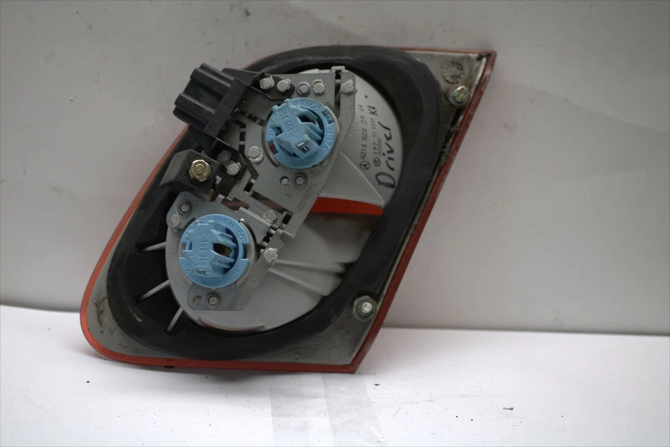 96 97 98 99 MERCEDES BENZ E320 LEFT DRIVER TRUNK REAR TAIL LIGHT STOP OEM 12463 - Image 2 of 3