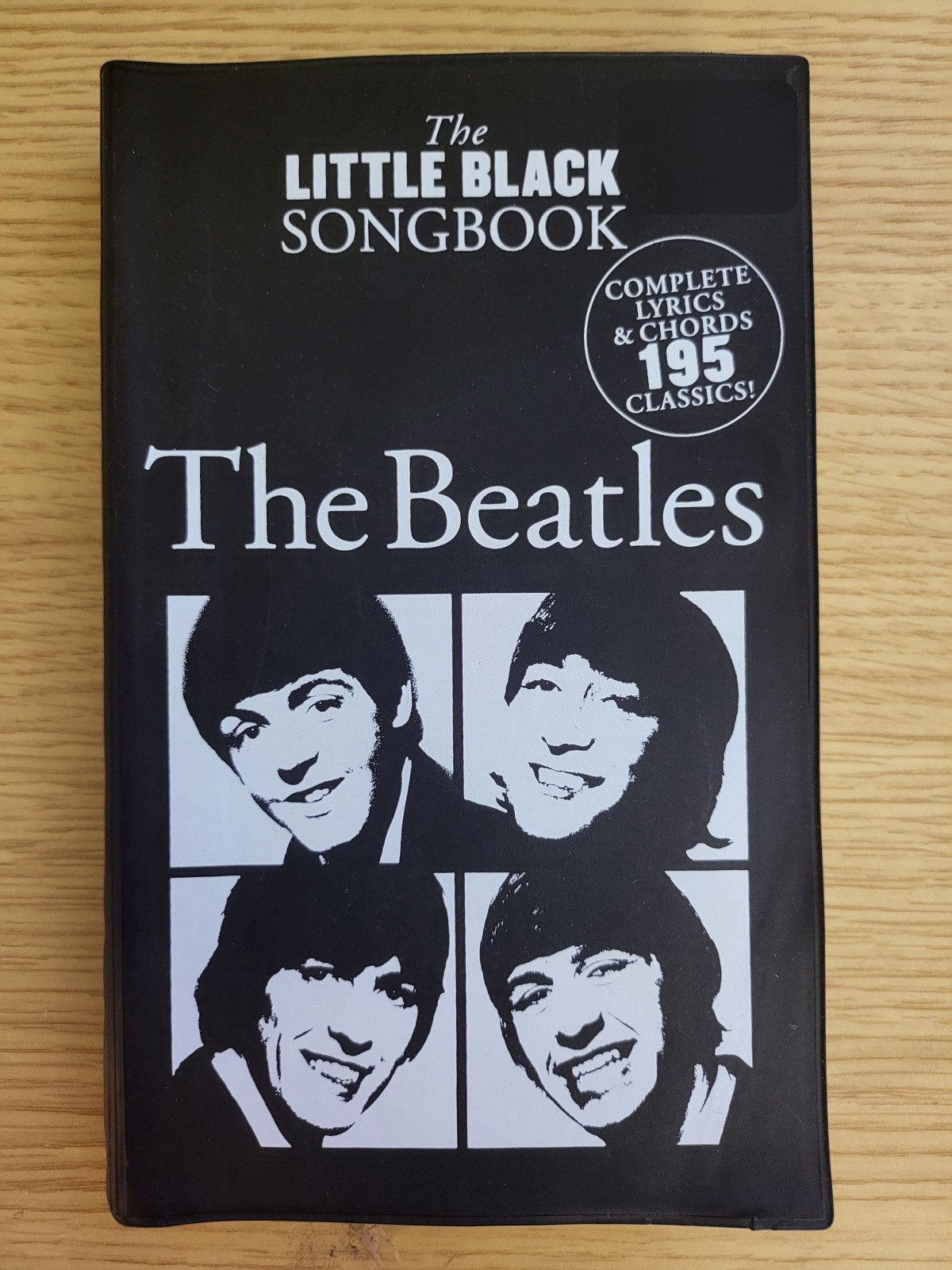 THE LITTLE BLACK SONGBOOK - THE BEATLES - GUITAR CHORDS - WISE PUBLICATIONS - GC