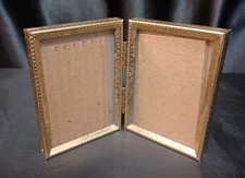 VINTAGE GOLD METAL PHOTO DOUBLE FOLDED HINGED STANDING FRAME 2.5 "X 3.5" MCM
