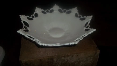 Westmoreland Fruit Bowl Pattern Rings & Petals Milk Glass footed bowl/compote