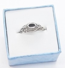 Black Onyx Style.925 Sterling Silver Ring -w- Bezel Set Design ... R91