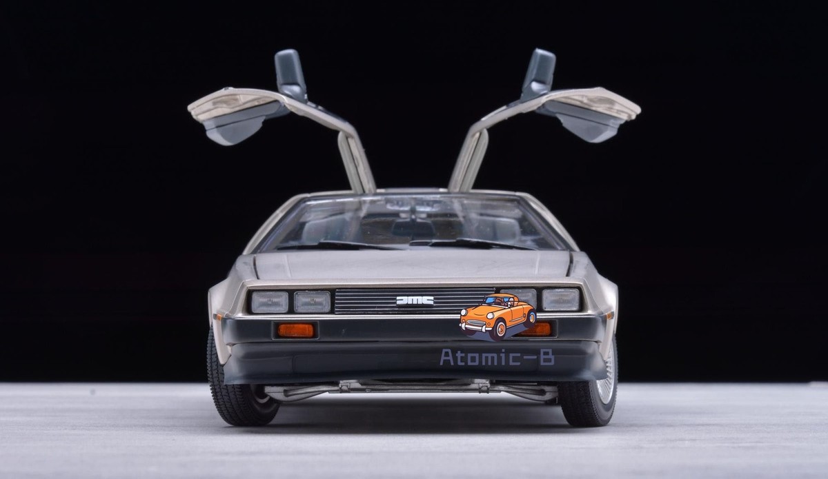 SUNSTAR 1/18 1981 De Lorean DMC-12 デロリアン 1: 18 SunStar DeLorean DMC-12 1981 Return to Future Prototype