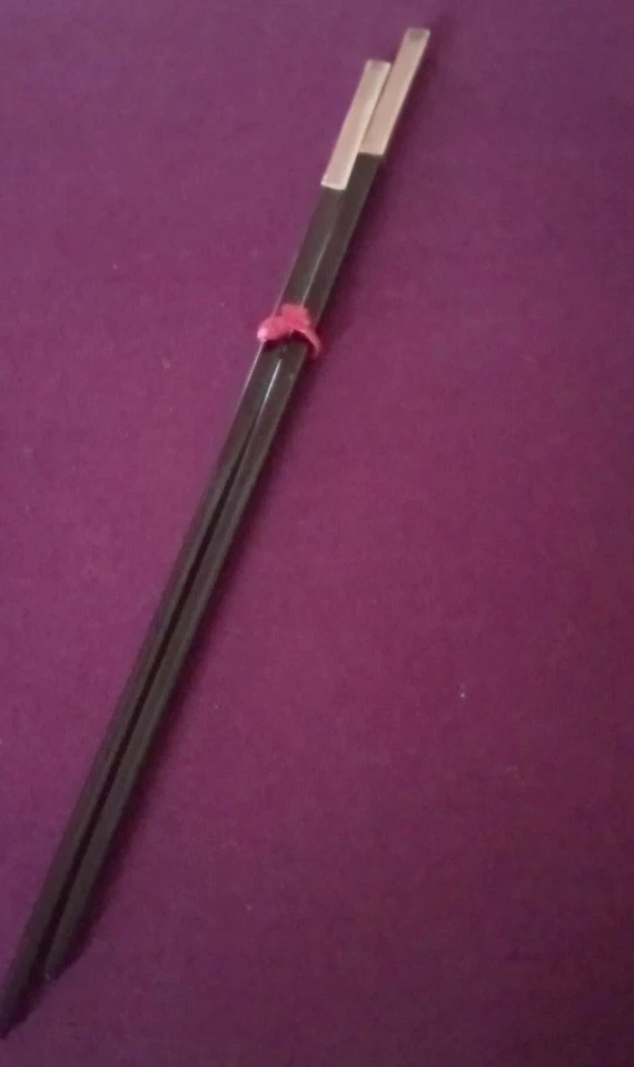 BACCHETTE ORIENTALI IN LEGNO D' EBANO E ARGENTO NUOVE RARE LEGGI TESTO - Immagine 2 di 4