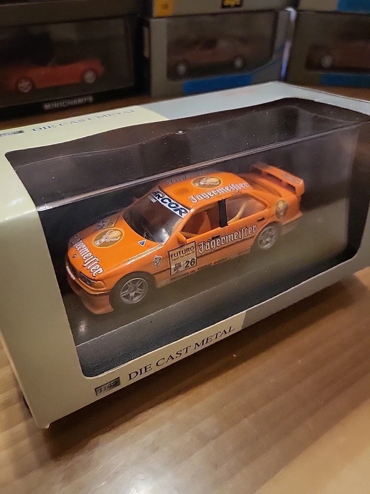 BMW 320i 1998 coche de carreras Jagermeister Team Car No.26 1998 1:43 raro Foto 3 de 4