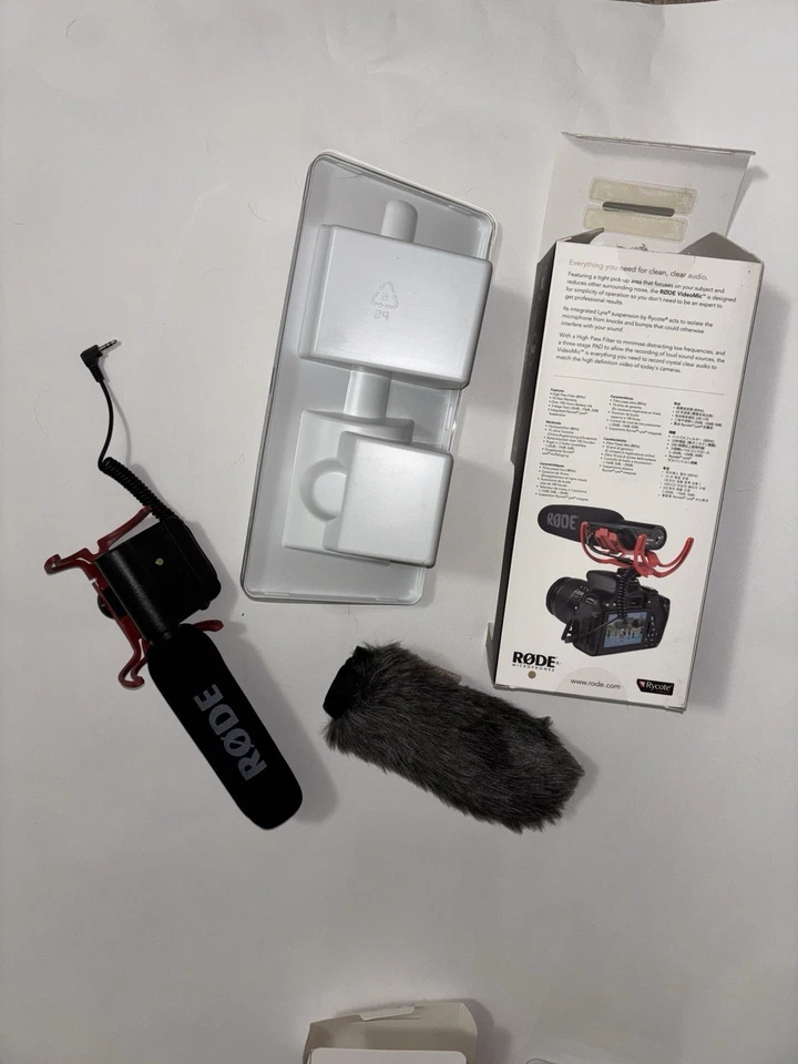 Tested. Works. Rode VideoMic Video Camera Shotgun Microphone & Deadcat - Image 3 of 3