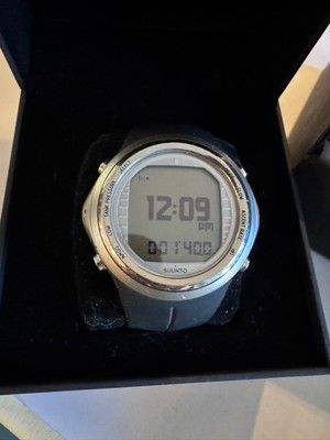 Suunto D9TX dive watch with elastomer strap