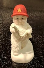 Abt. 56 Snowbabies "TO THE RESCUE" Feuerwehrmann Porzellan Figur & Box #56.06018 