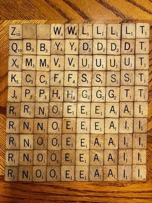 Vintage 1976 Scrabble Complete Set Maple Wood Tiles    100 Tile Set