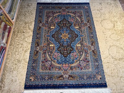 Silk Rug 3 x 5 Feet High Quality Medallion Pattern Floral Design 91 x 152 cm