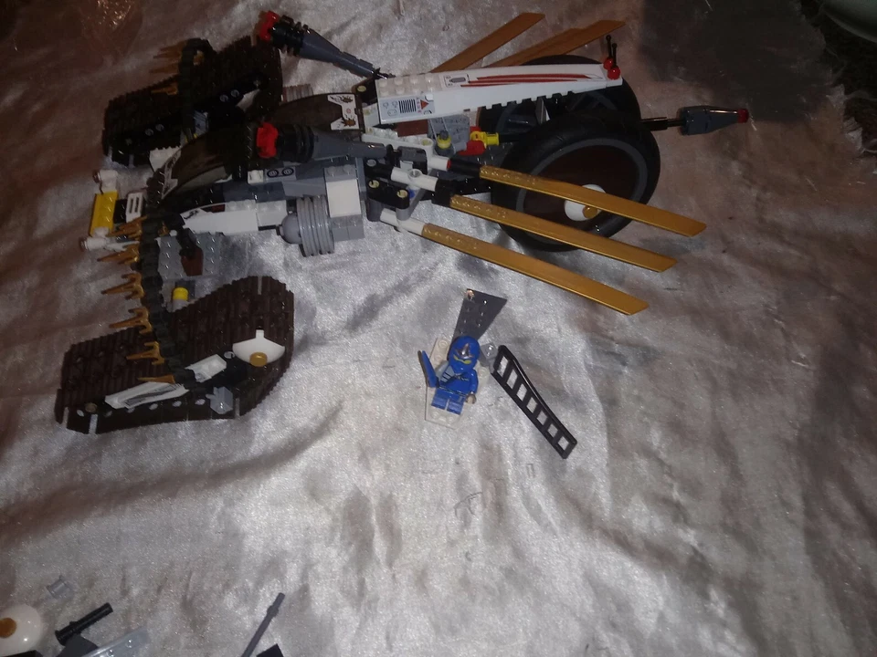 LEGO NINJAGO 9449 2012 ULTRA SONIC RAIDER SET USADO Foto 3 de 4