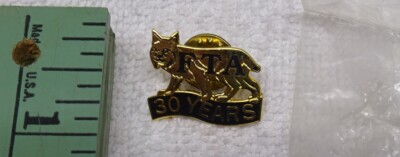 ** UNUSED - Vintage - 30 YEARS - FTA - F.T.A. Pinback - Gold Color **
