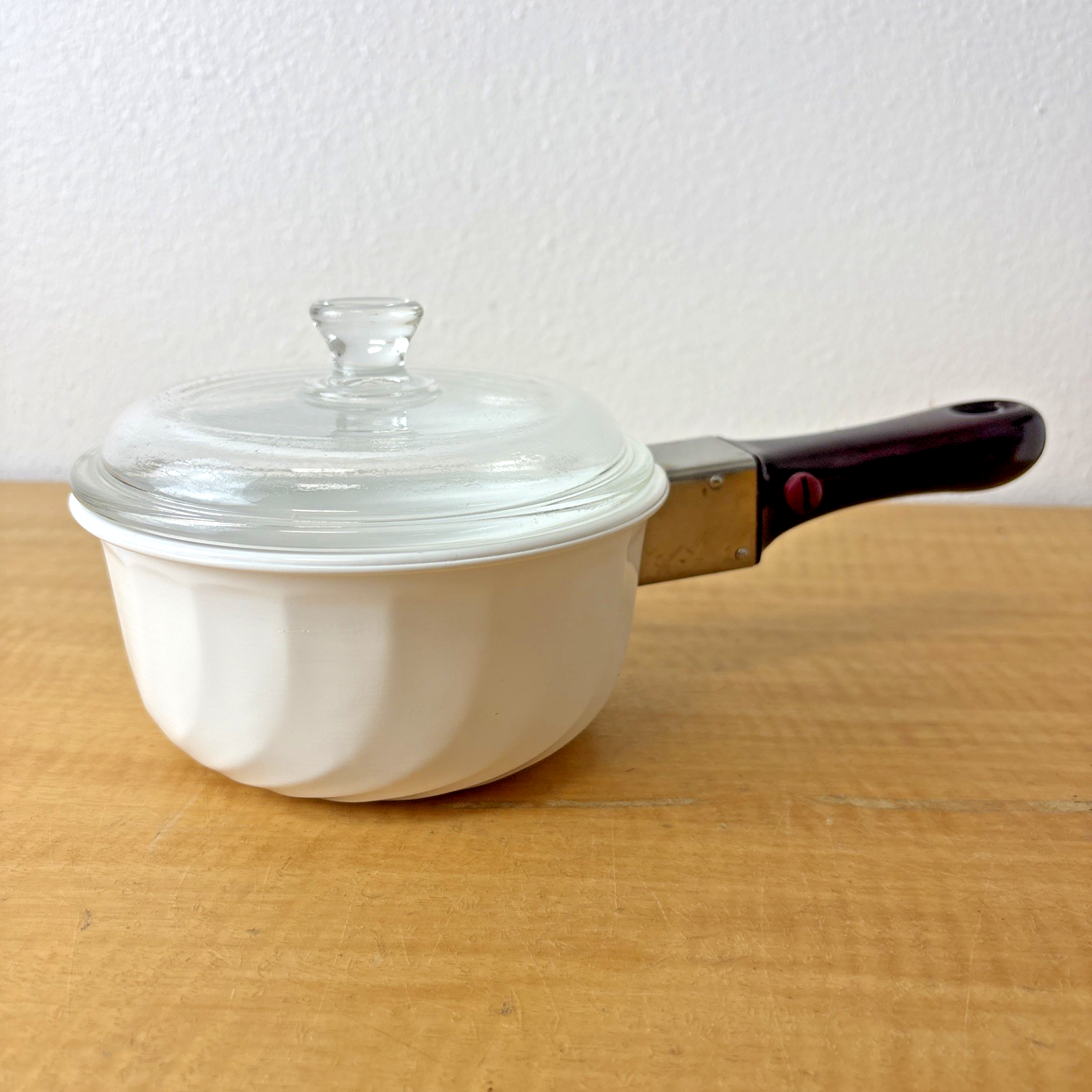 ACROFLAM France 6-inch White Swirl Saucepan with Lid and Detachable Handle  