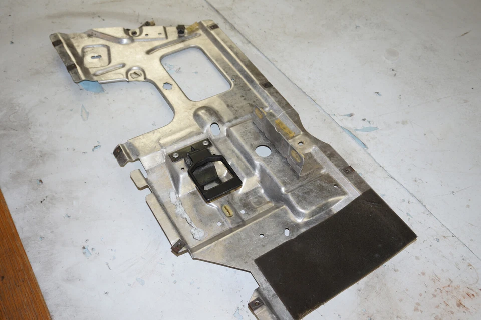 Panel de puerta interior derecho Chevy Corvette C4 1984-1987 usado OEM con mango negro Foto 2 de 4