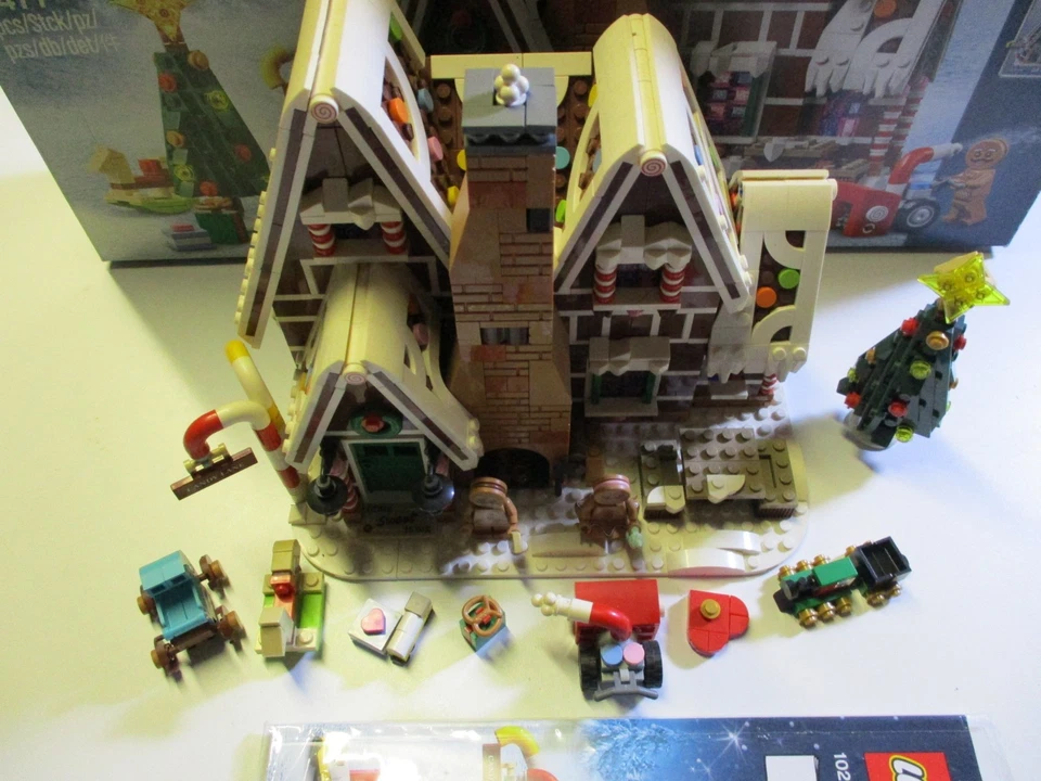 LEGO 10267 Gingerbread House, Foto 2 von 3