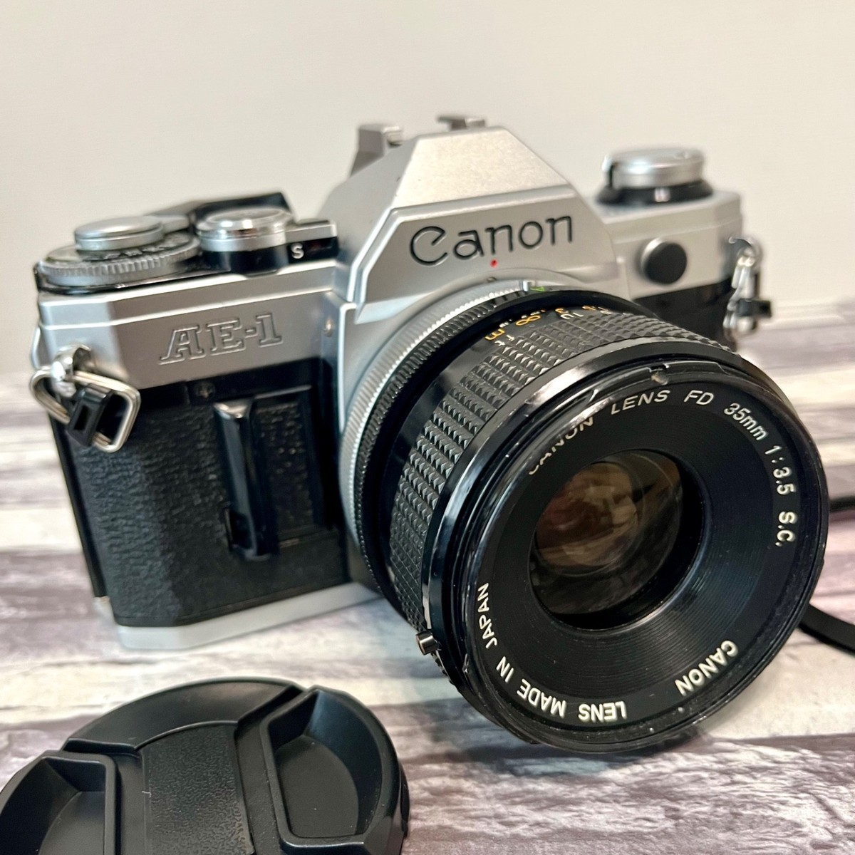 完動品　美品　Canon AE-1 FD 35mm F3.5 Canon AE-1 SLR 35mm Film Camera w/ Canon Lens FD 35mm F3.5 s.c.