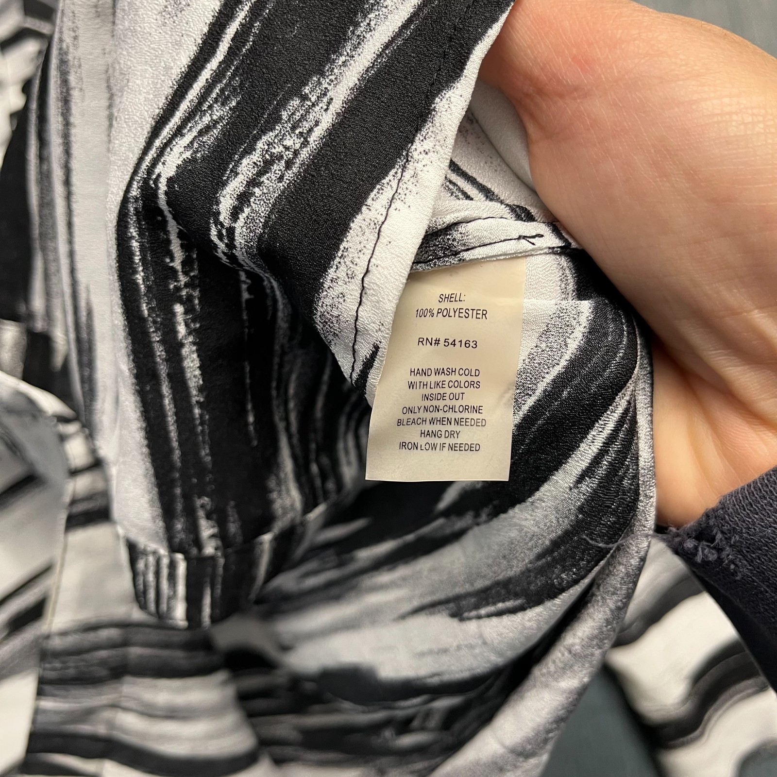 Calvin Klein Women's Blouse Size M Black White Abstract Stripe 100% Polyester thumbnail 2