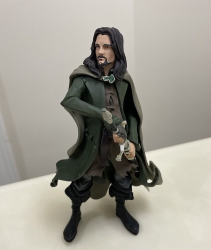 Weta Workshop Mini Epic Vinyl Figure Aragorn The Lord of the Rings 7"
