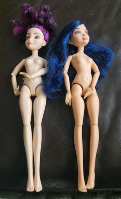 Disney Descendants Evie und Mal Puppen 2014 nackt