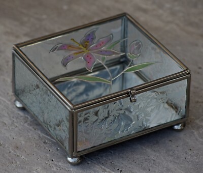 VINTAGE Iris Floral Hinged Trinket Jewelry Box 4'' x 4'' x 2'' VERY NICE!