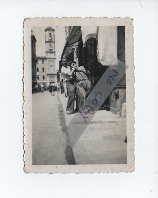A841 Original Vintage Foto Schnappschuss:Schöne belebte Straße mit der ''Rusca Kaserne'' 06
