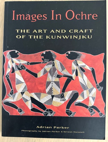 3 BOOKS ILLUSTRATING THE WIDE RANGE OF ABORIGINAL ART STYLES - Picture 3 of 18