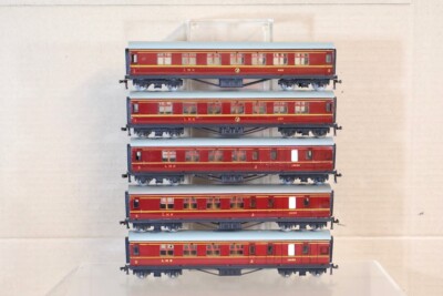HORNBY DUBLO 3 RAIL RAKE of 5 LMS MAROON COMPOSITE & 3rd CLASS BRAKE ...