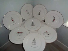 8 MERRY MASTERPIECES White Dinner Plates Gold Trim International Landmarks