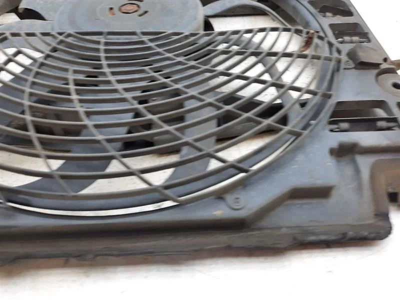 Conjunto de ventilador de motor de ventilador de radiador compatible con 99-03 BMW 540i 64546921946 Foto 3 de 4