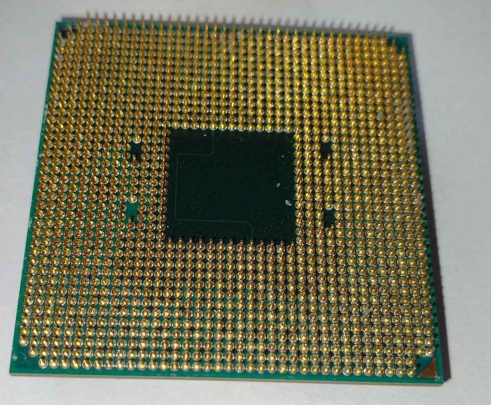 CPU AMD Ryzen 3 2200G 3.5GHz, Quad-core, Processore con GPU integrata - Immagine 3 di 4