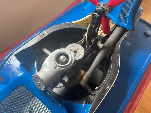 RC-Hovercraft mit Verbrennungsmotor - Bild 2 von 4