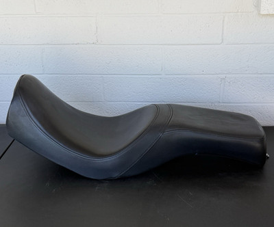 Drag Specialties 0803-0350 Predator Smooth Black Seat Dyna 2006- 2017 Pls READ
