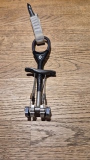 Black Diamond Camalot C4 size 0.4 (grey) used.