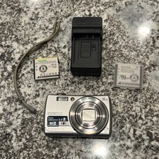 FujiFilm FinePix F100 FD Silver Digital Camera Tested  Working With Charger