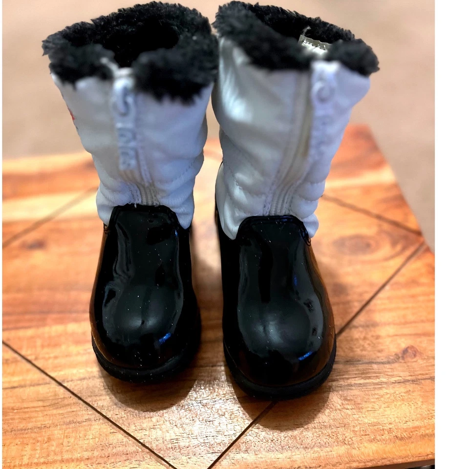 Totes Niños Niñas Negro Charol Copo de Nieve Invierno Botas de Nieve Talla 6 Niño Pequeño Foto 2 de 4