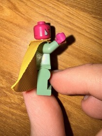 🔥 LEGO Vision Minifigure Sand Green Yellow Spot On Forehead sh0303 Marvel 76067