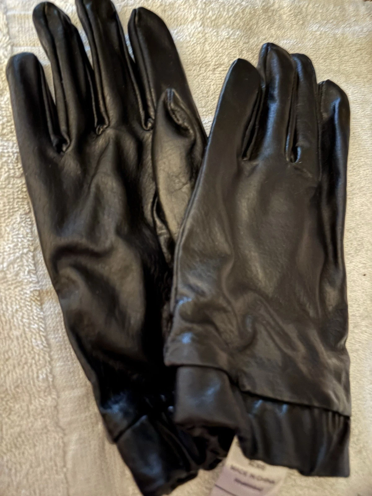 Brand New Black Unisex Leather Gloves Elastic Wrist Closure Size XL
Opens in a new window or tab