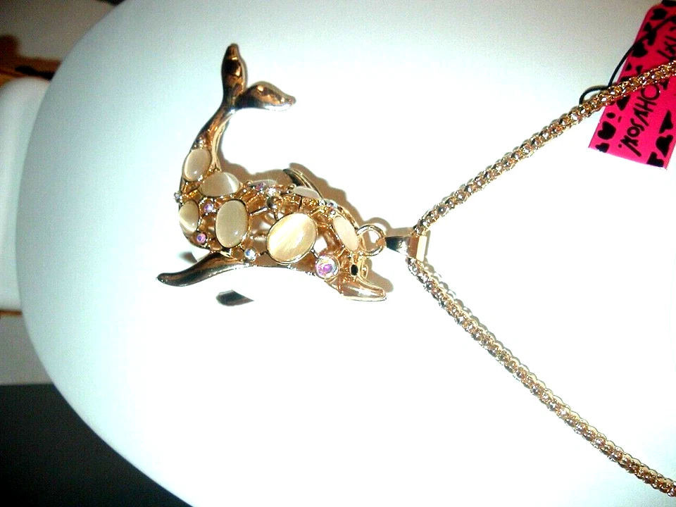 COLLAR Colgante DELFÍN Cristal FILAGREE Ópalos Esmalte Dorado Betsey Johnson Nuevo con Etiquetas Foto 2 de 4