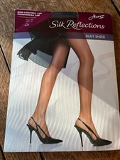 Hanes Silk Reflection Pantyhose Control Top Reinforced Toe Size ab Jet Sheer 716