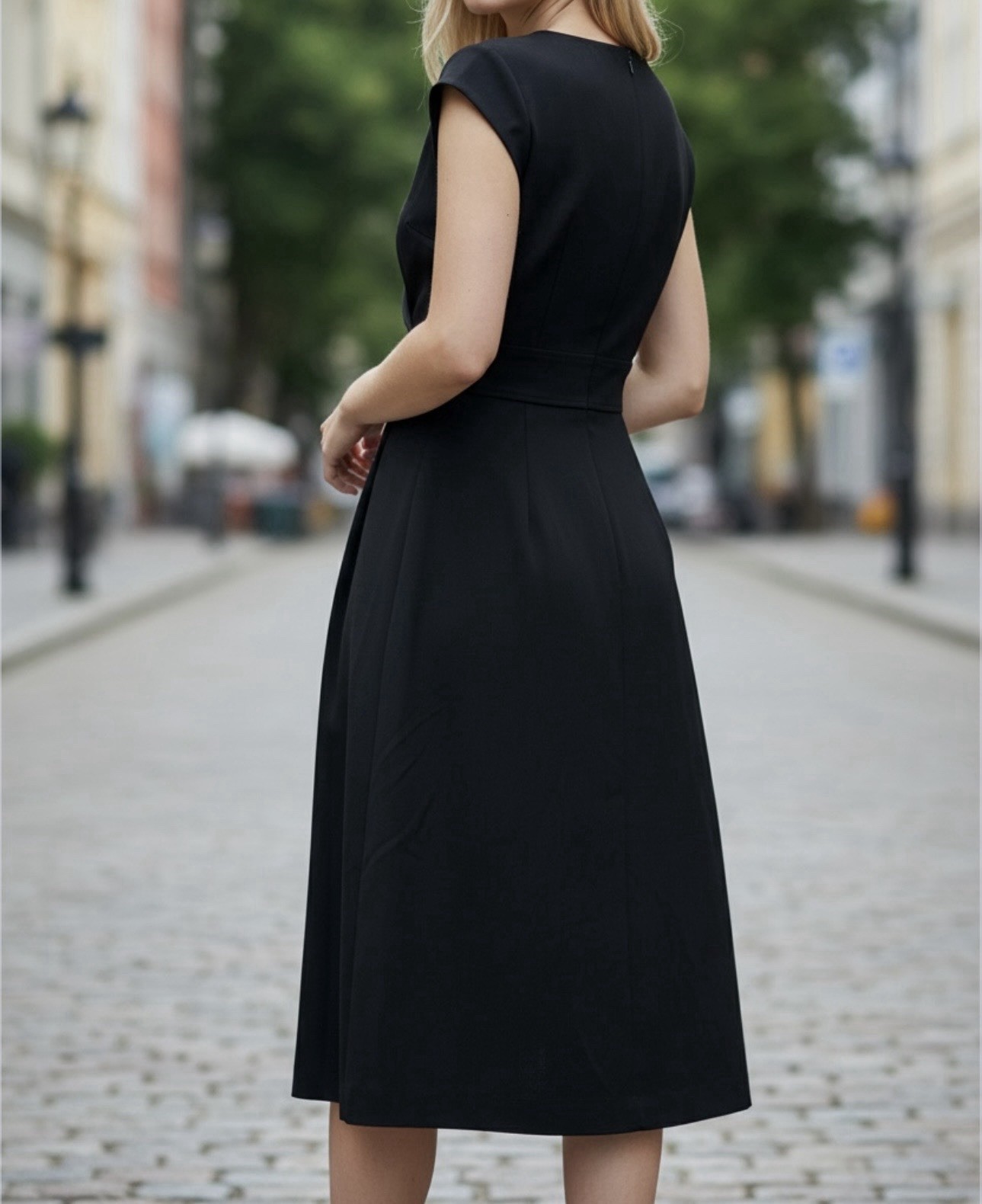 Max Mara Black Sheath Dress Women’s Size 4 Cap Sleeve Knee Length Career Italy