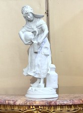 Mathurin Moreau : très grand sujet en biscuit / la jeune fille a la cruche