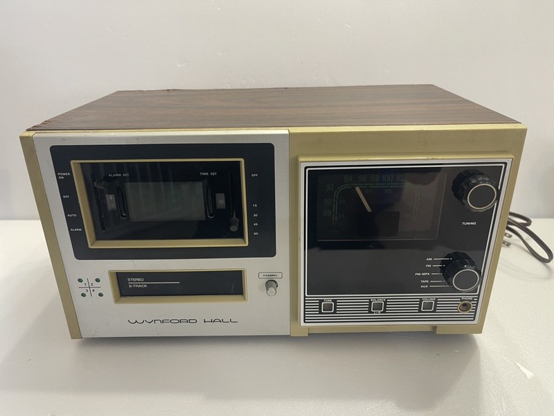 Vintage Wynford Hall AM FM 8 Track Digital CLOCK RADIO Model  A9874X