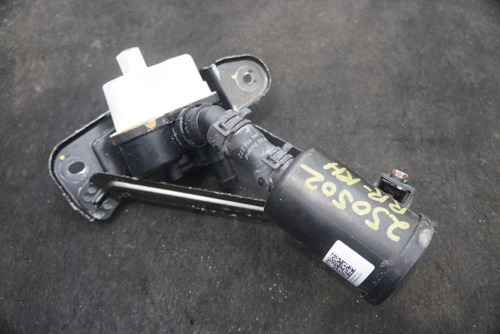 Fuel Vapor Charcoal Canister Breather Line Pump 4M4201997Q OEM Lamborghini Urus