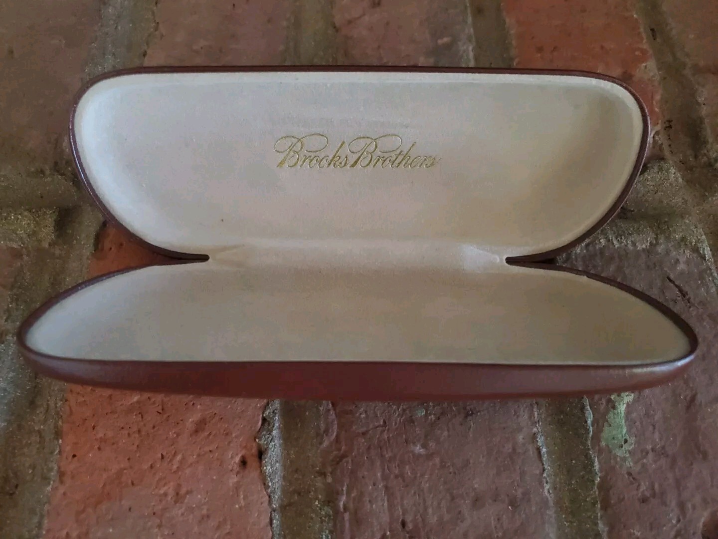 Vtg  BROOKS BROTHERS Eyeglasses Case Brown Hard Clam Shell  thumbnail 3