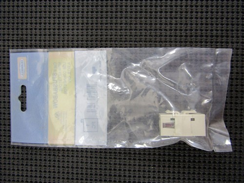 Hubbell SFUSBABOW HPW Keystone USB Connector A to B OW - Picture 3 of 4