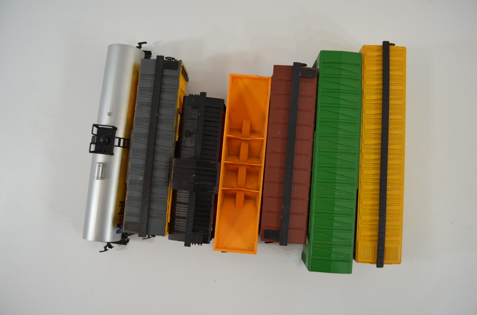 HO Gauge Train Car Lot Yugoslavia CN CP Mobil Tank Freight Box Cars