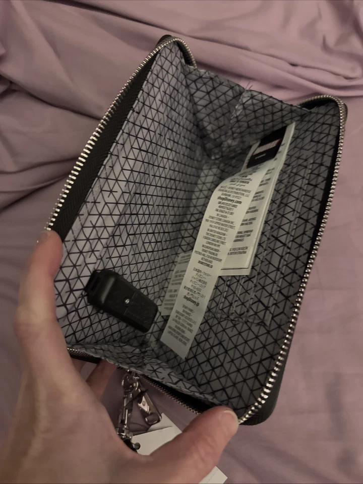 Guardians Of The Galaxy “I Am Groot” Smartphone Case With Light Effect - Image 3 of 4